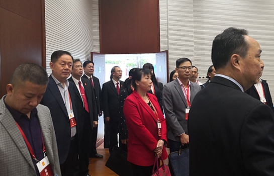 全國(guó)人大代表、方大集團(tuán)董事長(zhǎng)熊建明參加最高人民法院第一巡回法庭視察調(diào)研座談